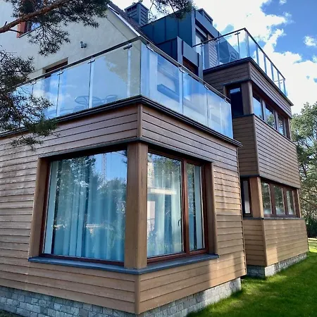 Bursztynowa 16